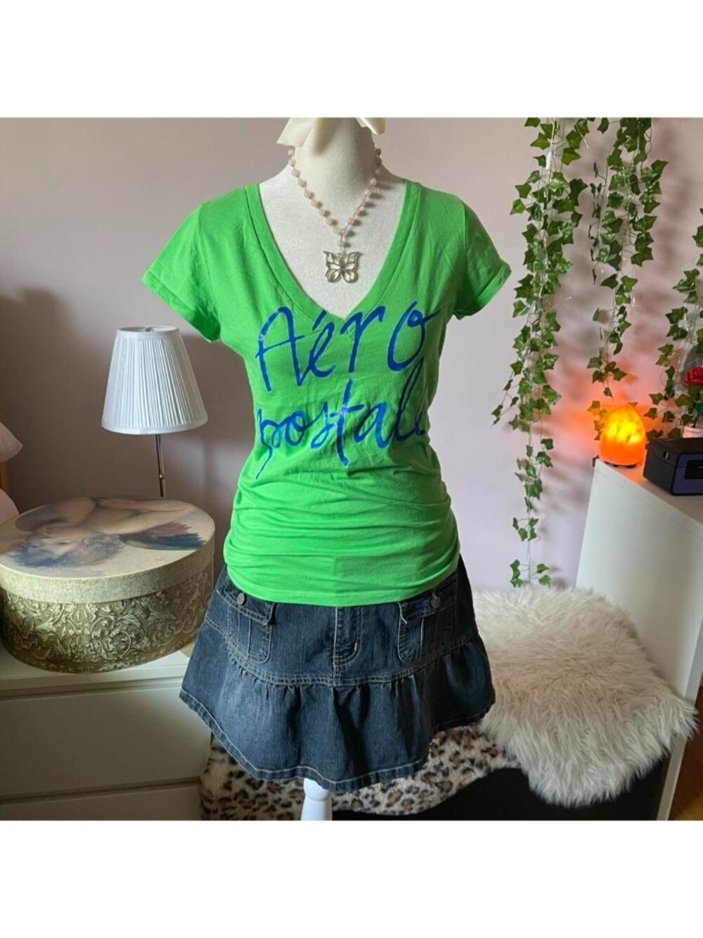 2000s Aeropostale green baby tee with blue writing